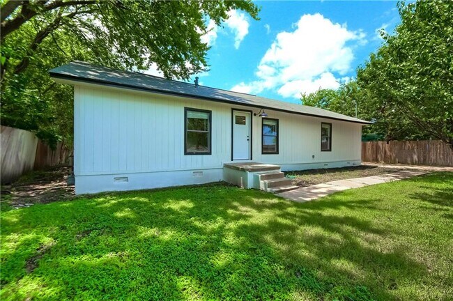 Foto del edificio - 6707 E Riverside Dr