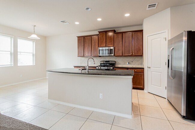 Foto del edificio - 3 Bedrooms, 2.5 Bathrooms – Stylish and Co...