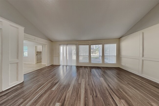 Building Photo - 3315 Redwood Lodge Dr