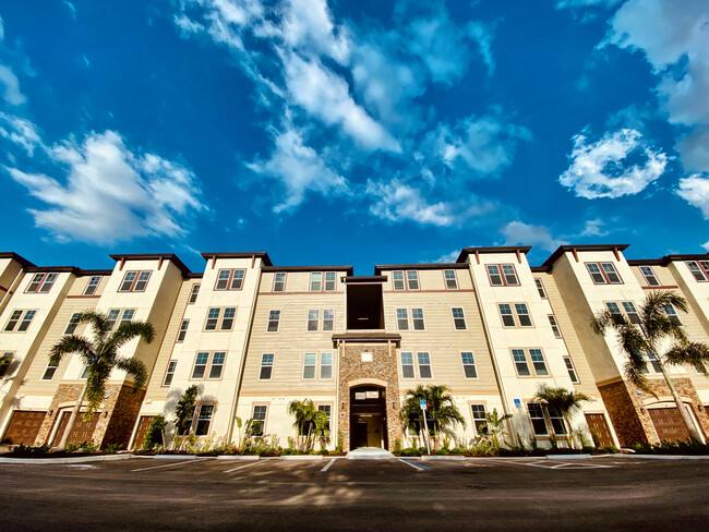 Foto del edificio - The Oasis at Cypress Woods