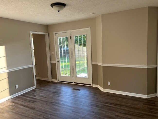 Building Photo - 3 Bedroom Home For Rent In Sango Area!