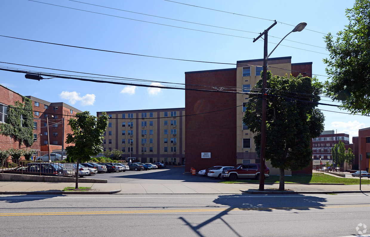 Foto del edificio - Northern Plaza Apartments
