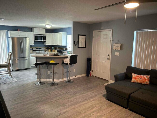 Building Photo - 1926 45th St S