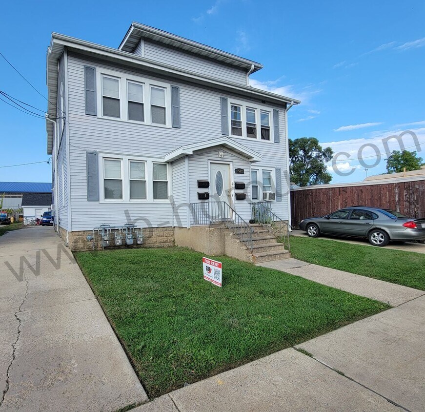 3502 67th St Unit Apt 2, Kenosha, WI 53142 Room for Rent in Kenosha