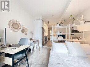 Building Photo - 99 John St