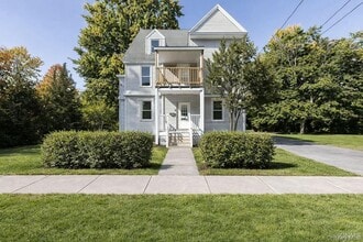 Building Photo - 326 Holland St