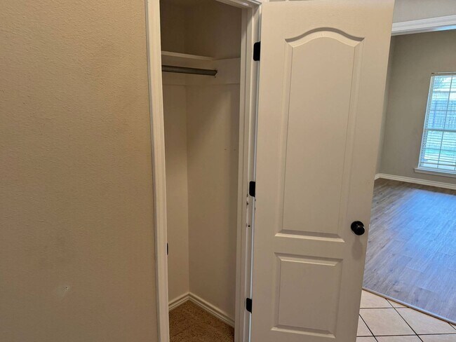 Building Photo - Beautiful 4 Bed 2 Bath home in Patriot Place!