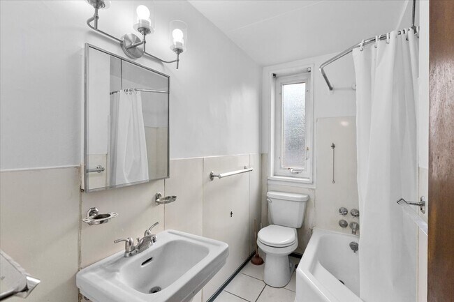 Foto del edificio - 7206 Oak Ave