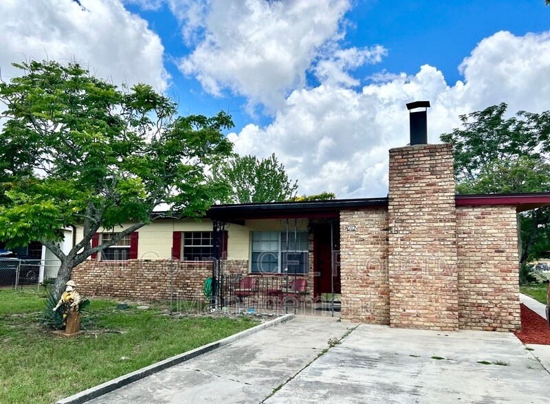 Primary Photo - 1212 Vonderay Rd