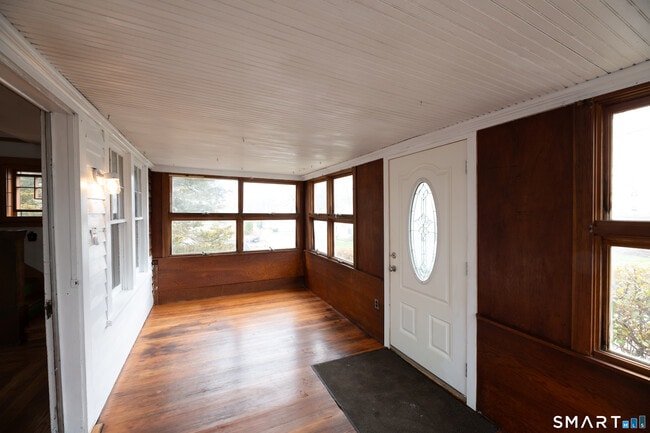 Building Photo - 25 Vera St