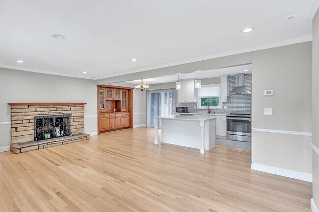 Foto del edificio - 16 Meadowbrook Ln