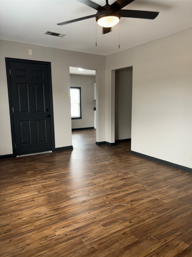 Building Photo - 1408 W 34th St