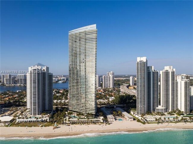 Foto del edificio - 18975 Collins Ave