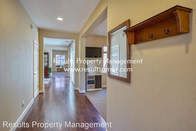 Building Photo - 4 br, 3 bath House - 2425 Foxcroft Cir