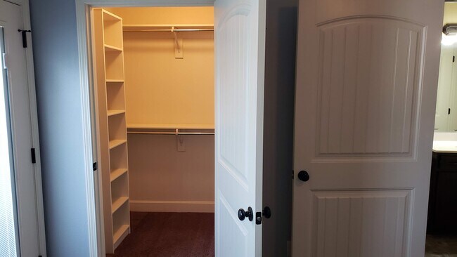 Foto del edificio - 12304 NW Fox Creek Drive