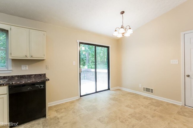 Building Photo - 2640 Montego Dr
