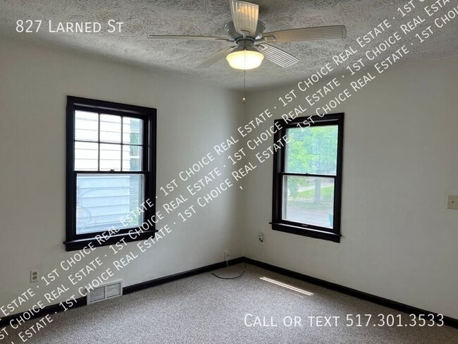 Building Photo - 827 Larned St