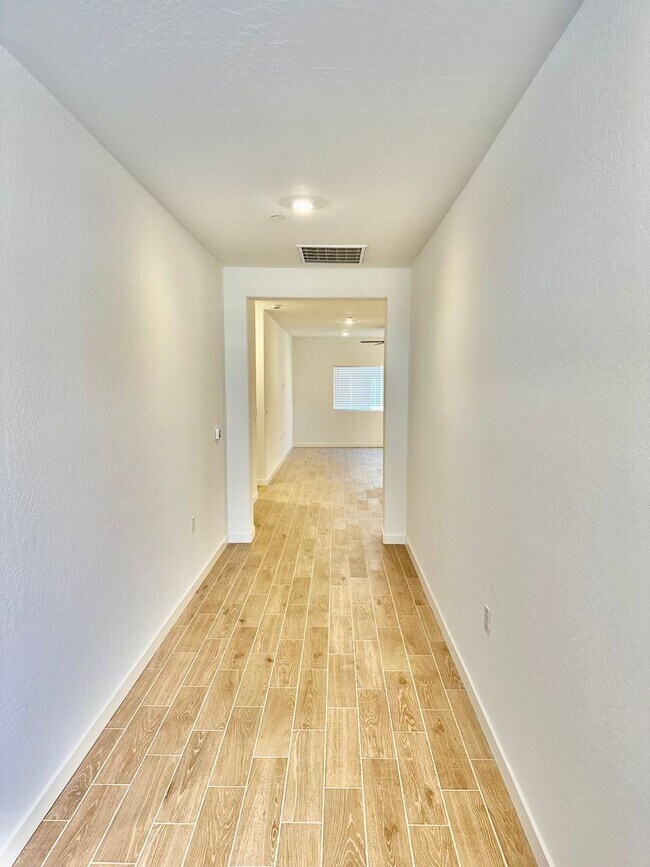 Foto del edificio - BRAND NEW 3/2 Lennar