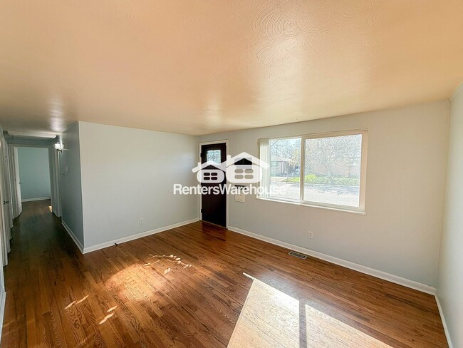 Building Photo - 8921 Ithaca Way