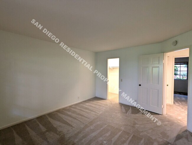 Foto del edificio - 8850 Villa La Jolla Dr