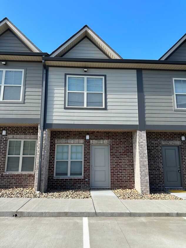 Foto principal - 145 Bellvue Dr