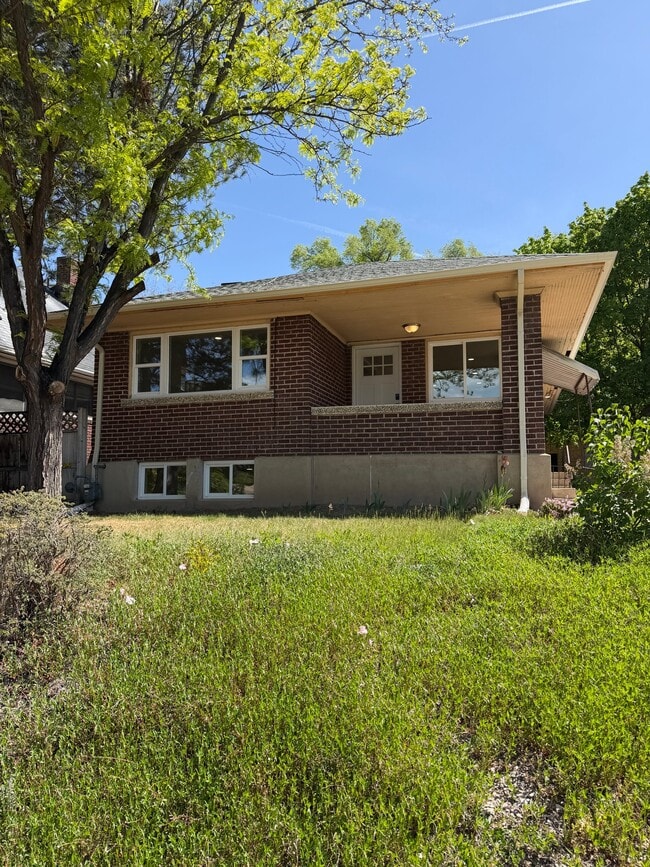 Photo - 2543 Highland Dr Apartment