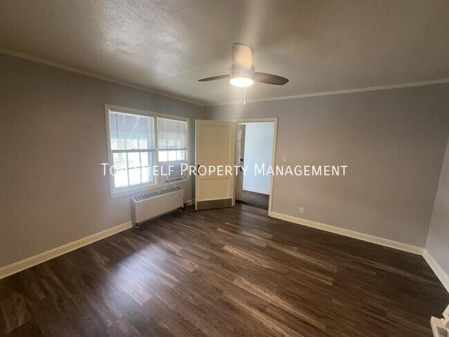 Foto del edificio - 2303 E 9th St