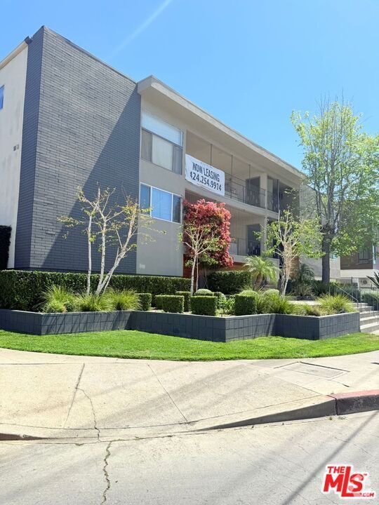 Building Photo - 7524 Sepulveda Blvd