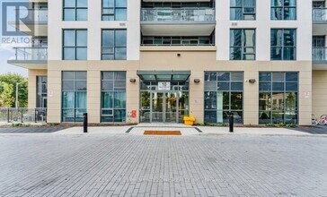 Building Photo - 10 Meadowglen Pl