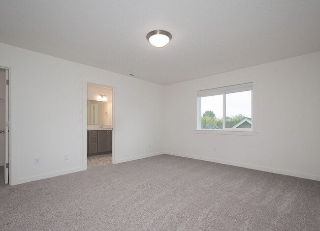 Building Photo - Brand New Home in Beautiful Ridgefield!