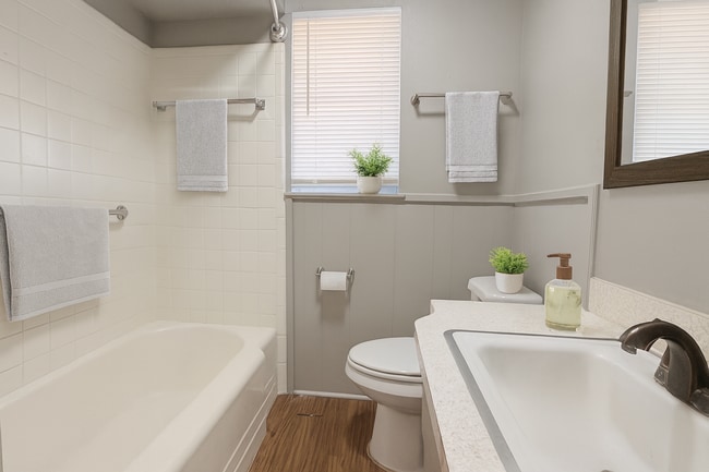 Building Photo - 2512 SW 69th St