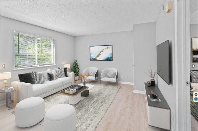 Building Photo - Creekside Apartments