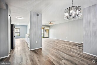 Building Photo - 421 Christopher Ave