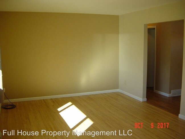 Building Photo - 809 52nd St S