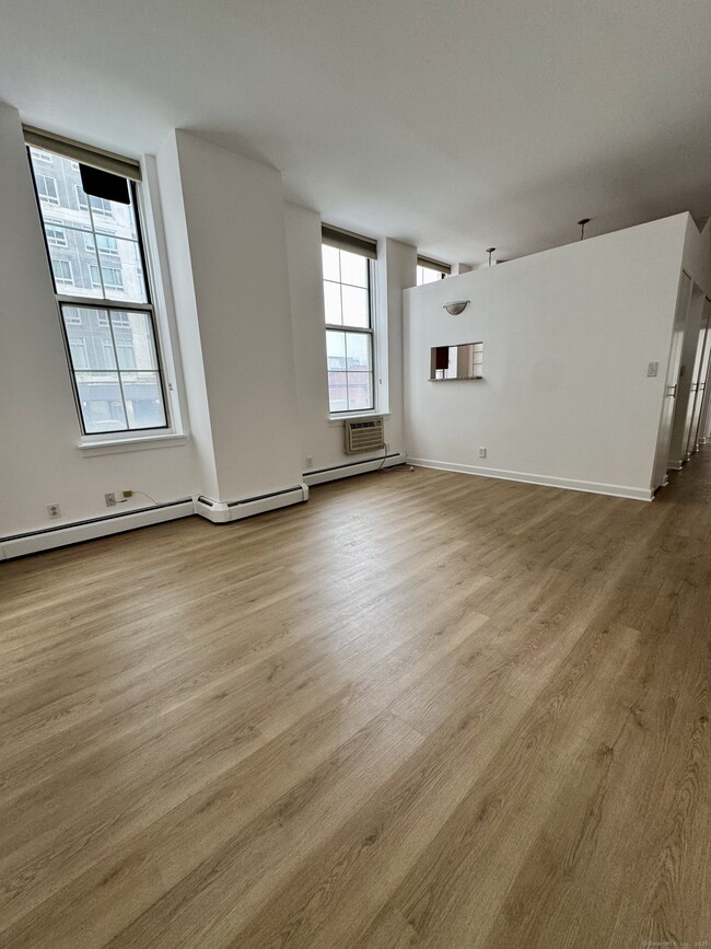 Building Photo - 124 Court St