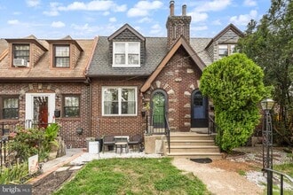 Building Photo - 5311 Sherwood Terrace