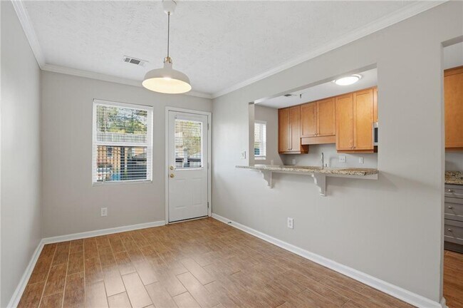 Foto del edificio - 215 Winding River Dr