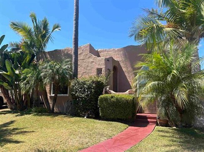 Building Photo - 4734-4736 Biona Dr