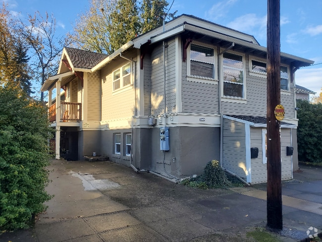 Building Photo - 7703 N Hereford Ave