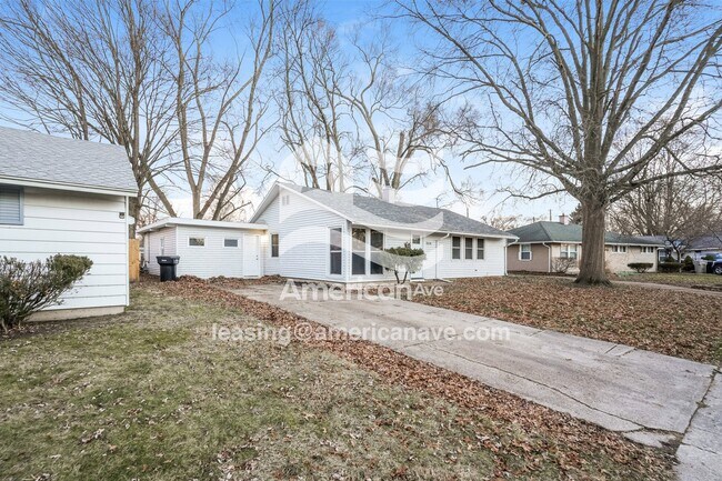 Building Photo - 3030 Salem Dr