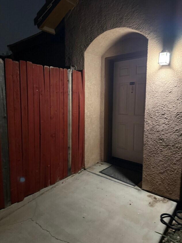 Foto principal - 602 Yellow Meadow Ct