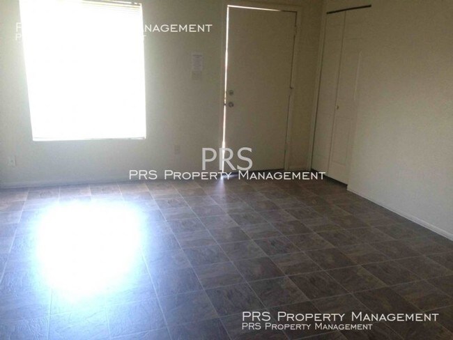 Building Photo - 423 S Mitchell Dr