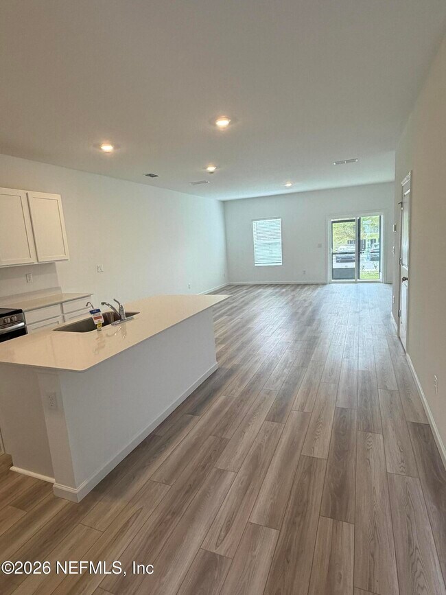 Foto del edificio - 3978 Mid Century St