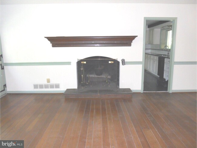 Building Photo - 3727 Gradyville Rd