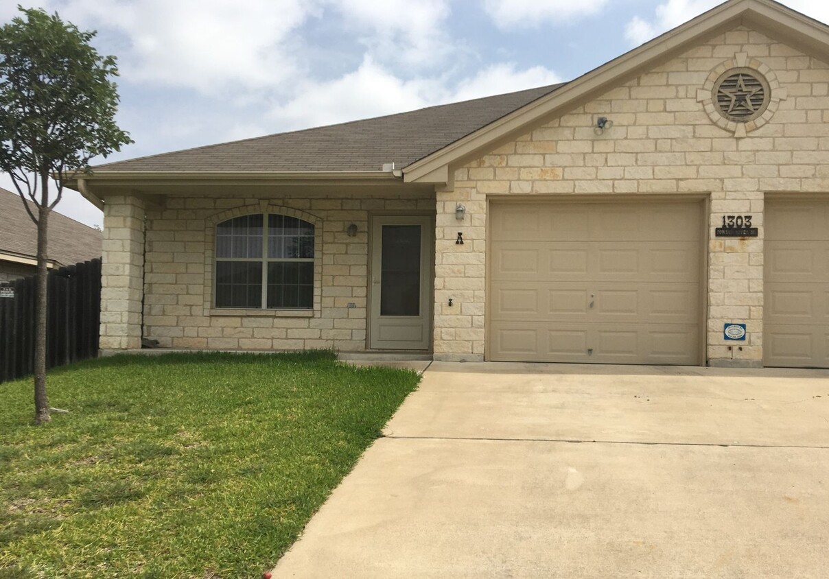 Primary Photo - 1303 Powder River Dr
