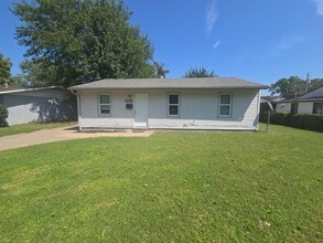 Building Photo - 5228 S Ash St