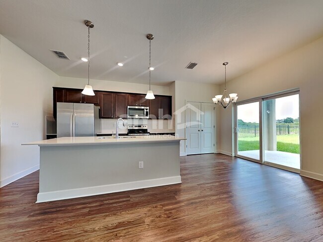 Foto del edificio - 1017 Island Pond Dr