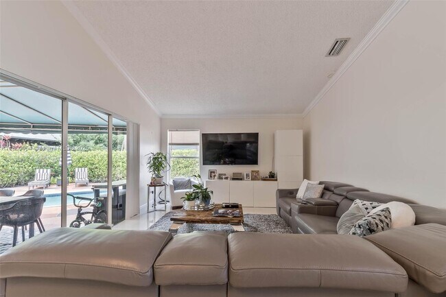 Foto del edificio - 9765 SW 155th Ct