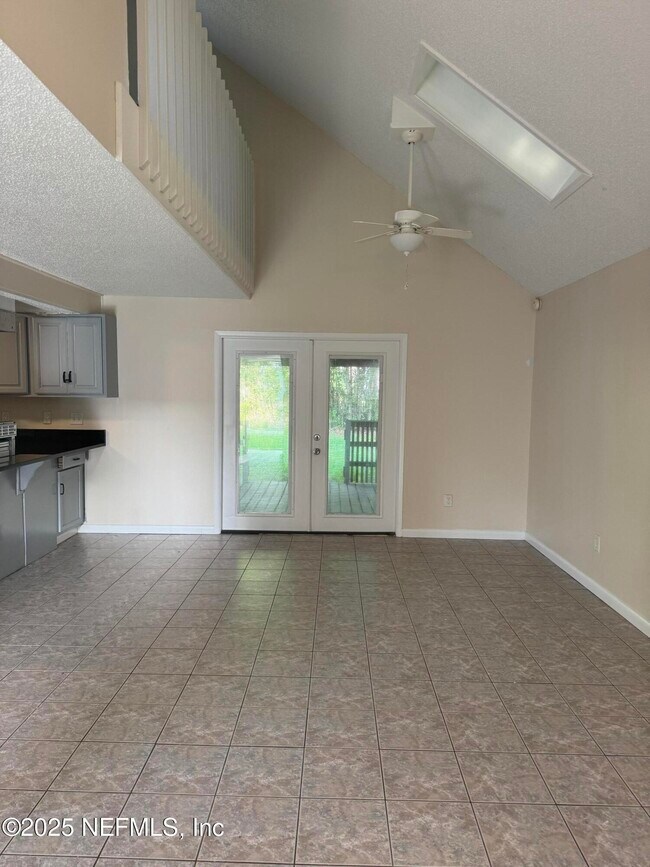 Foto del edificio - 10244 Pine Breeze Rd S