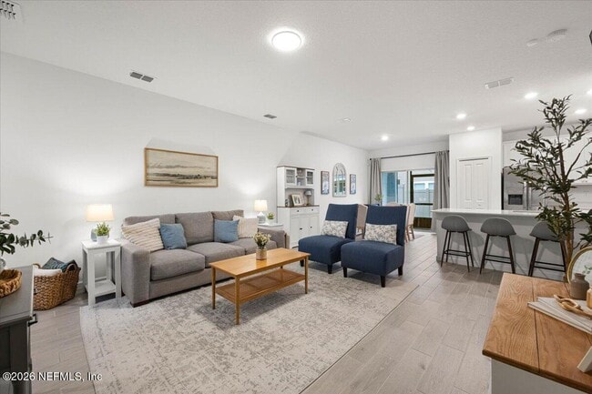 Foto del edificio - 90 Carmella CT